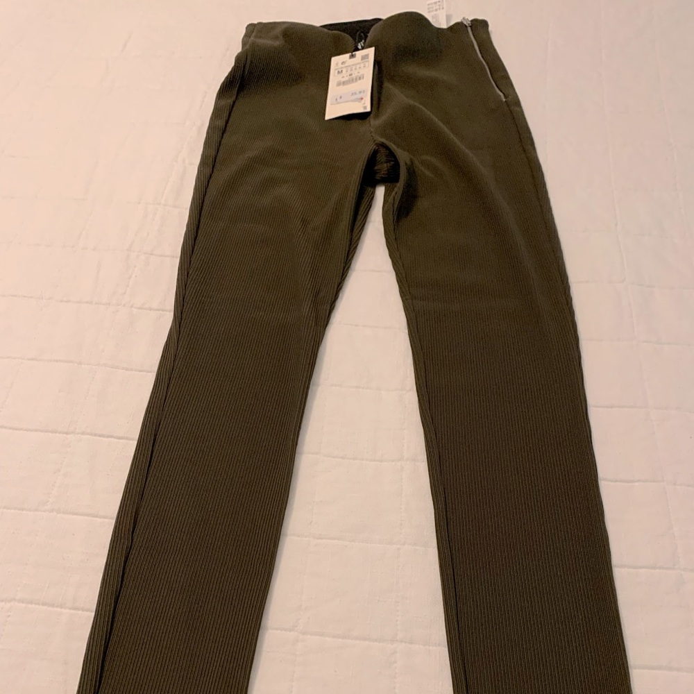 Zara leggings polyester ribbed side zipper elastic waist Medium dark olive green
